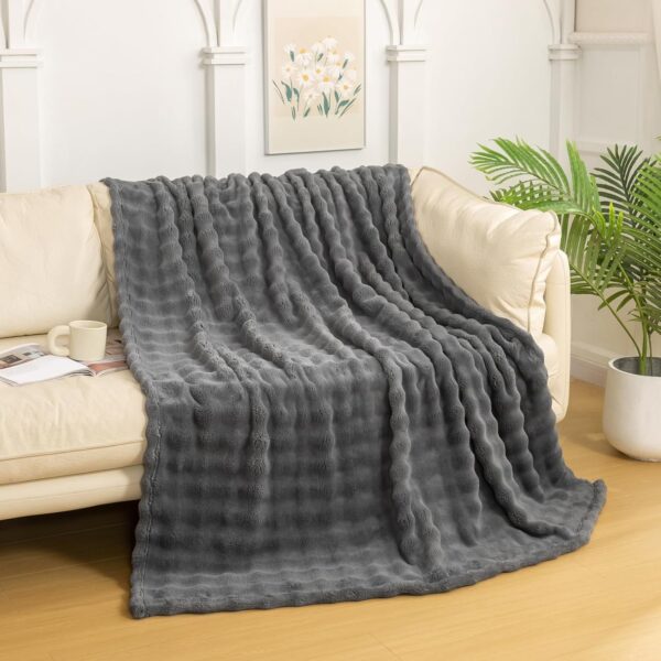Faux Fur Throw Blanket with 3D Bubbles Super Soft Fuzzy Cozy Thick Blanket for Couch Chair Sofa Gift Home Décor(Grey,50 * 60inches)